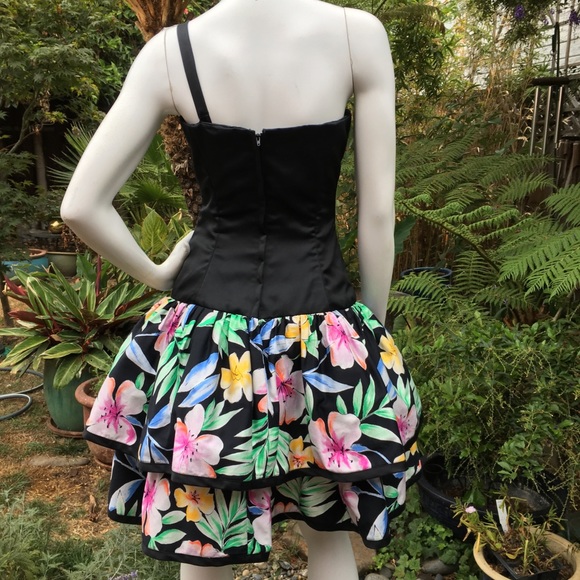 VICTOR COSTA 1-Shoulder Two-Tiered Prom/SO Dress - Picture 3 of 7